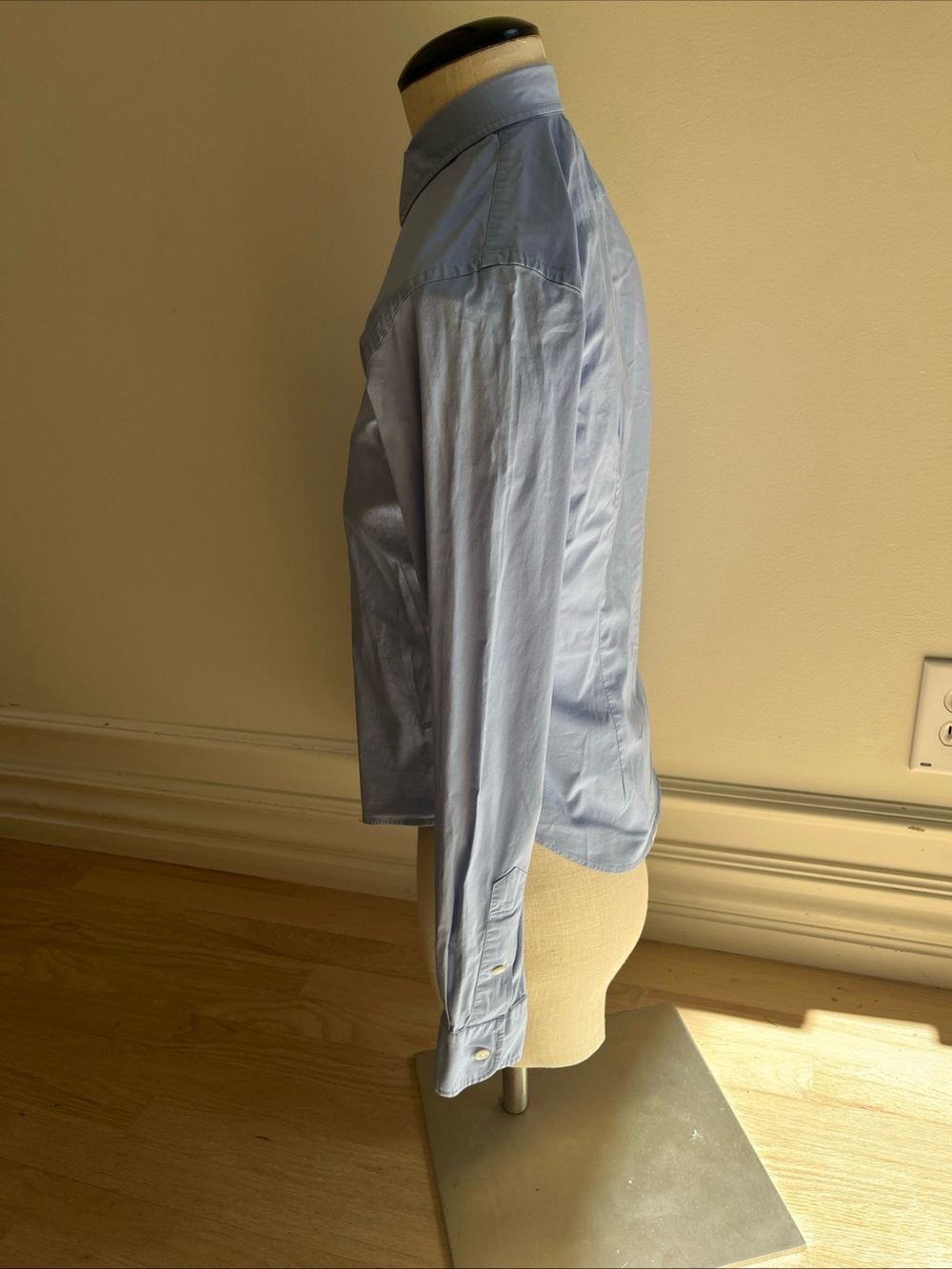Ralph Lauren Women’s Slim Fit Pale Blue Button-Down Shirt - Picture 3 of 10